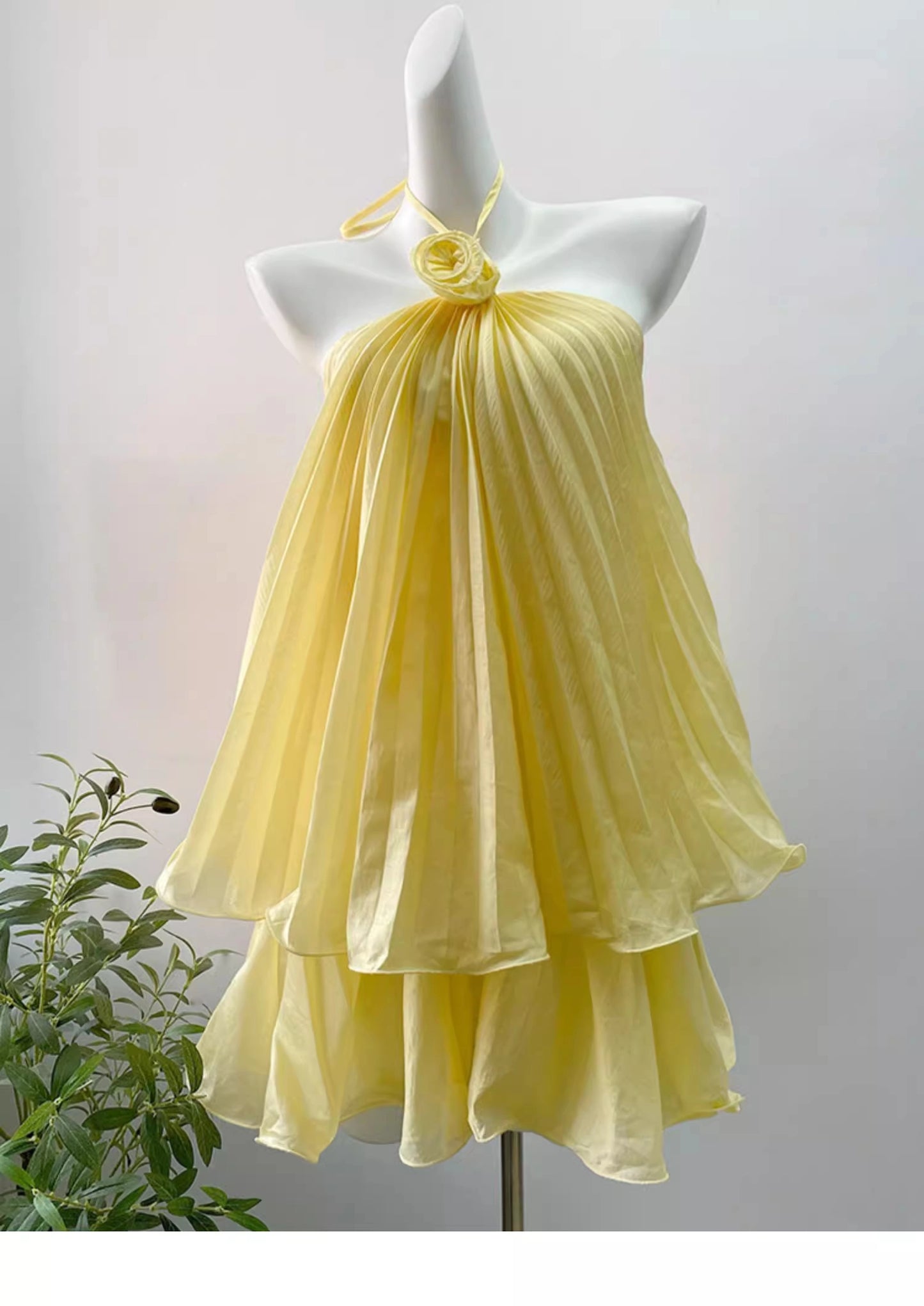 Aimishang Cute A line Halter Yellow Sleeveless Pleated Summer Short Graduation Party Dress Sweet Homecoming Dress