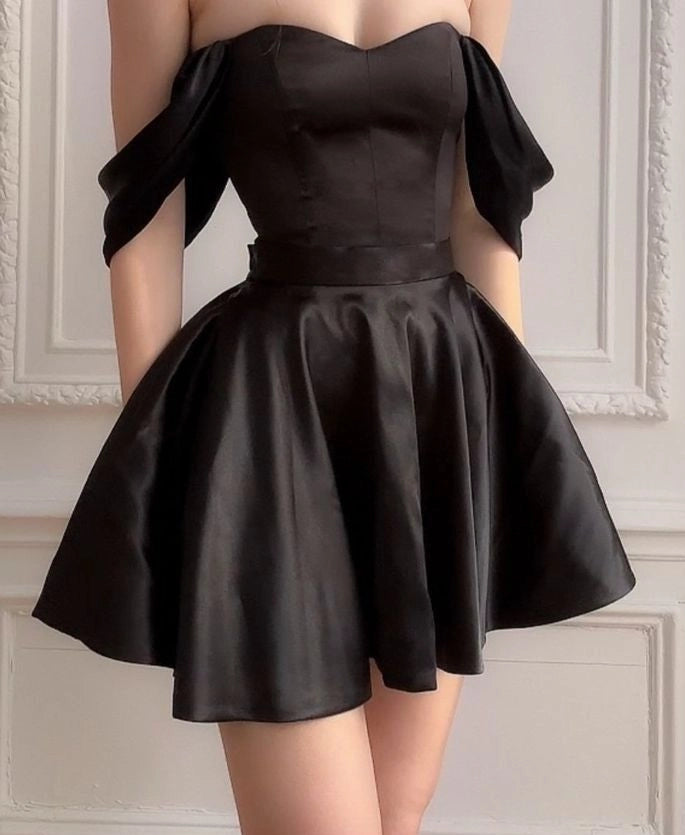 Aimishang Cute Black A Line Off The Shoulder Satin Summer Short Graduation Party Dress Simple Homecoming Dress