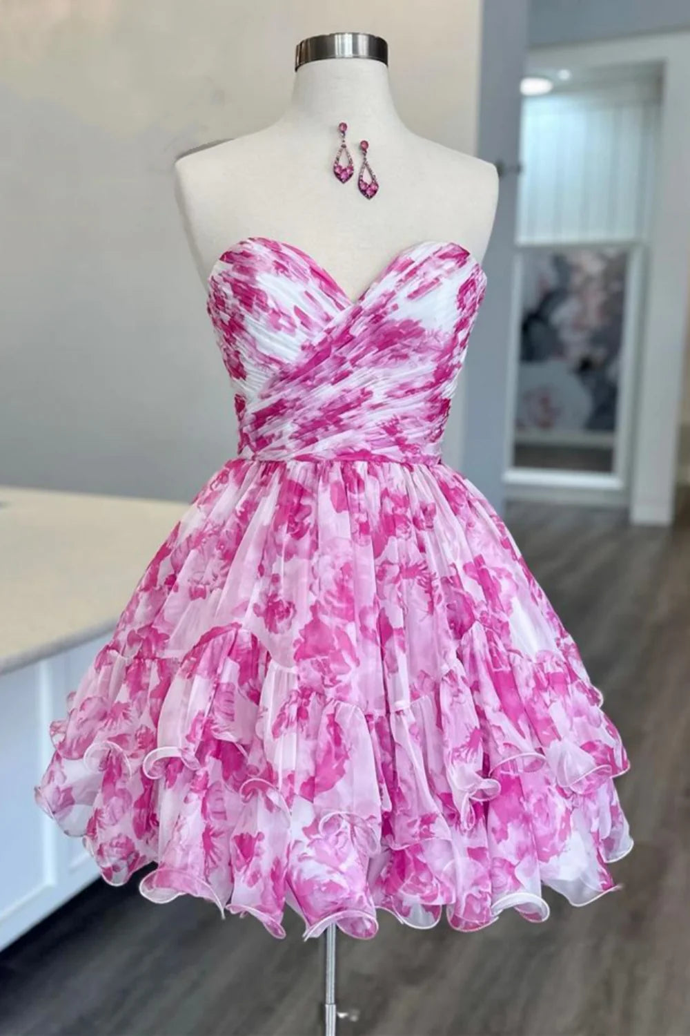 Aimishang A-Line Homecoming Dress Pink Sweetheart Short Tiered Print Chiffon