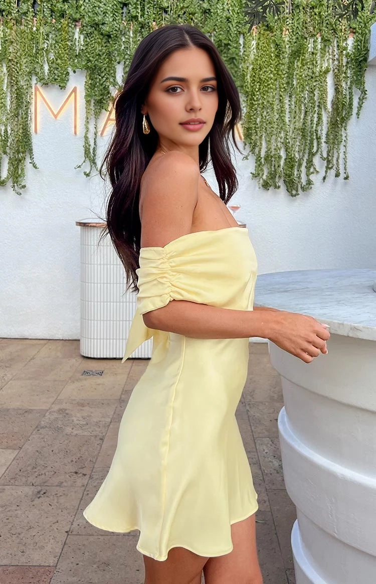 Aimishang Cute Yellow Satin Off the Shoulder Mini Short Summer Homecoming Dress Lovely Graduation Party Dress