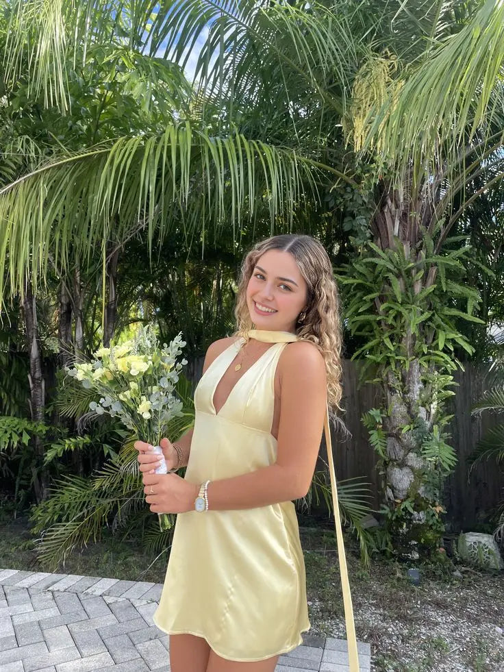 Aimishang Cute Yellow Satin V-neck Sleeveless Short Party Prom Dress Fashion Mini Homecoming Dress