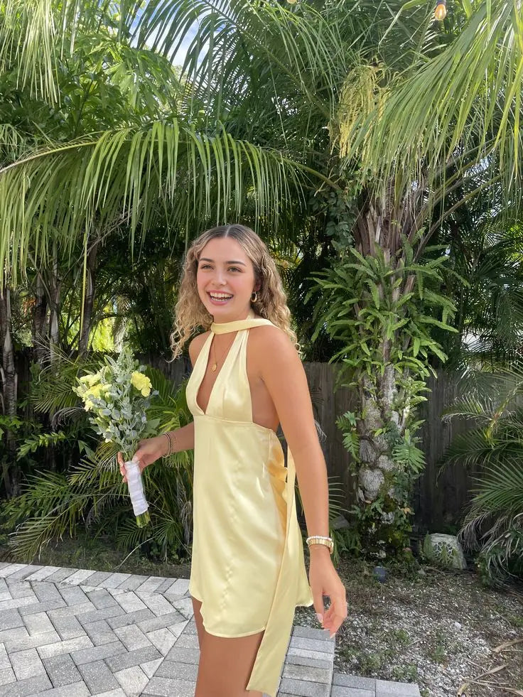 Aimishang Cute Yellow Satin V-neck Sleeveless Short Party Prom Dress Fashion Mini Homecoming Dress