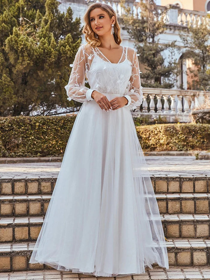 Wholesa Romantic A-Line Tulle Wedding Dress with Lace Decoration