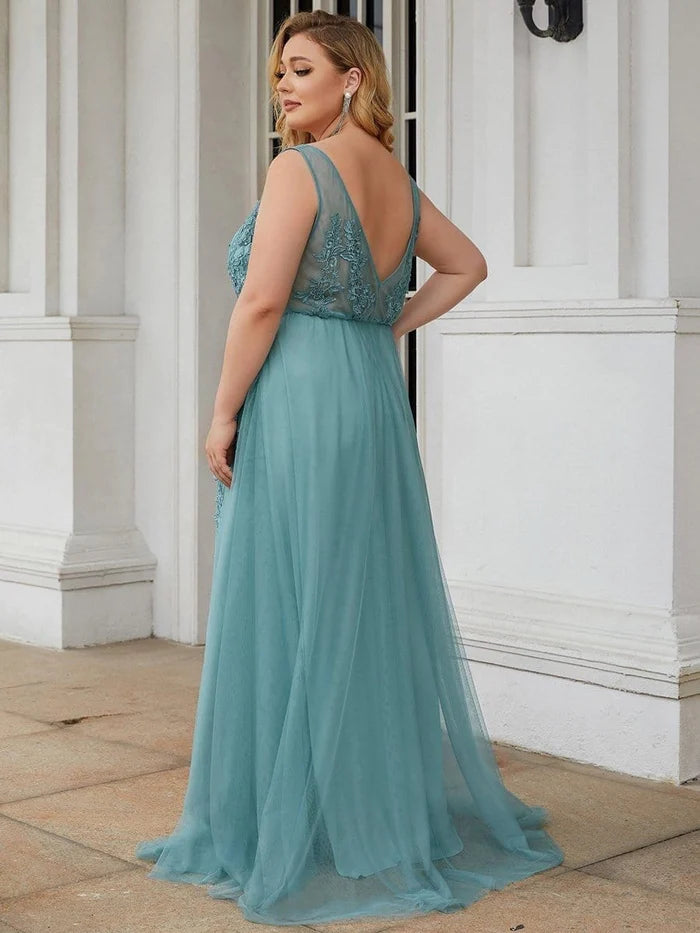 Wholesa Plus Size Elegant Sleeveless Applique Flowy Tulle Evening Dress