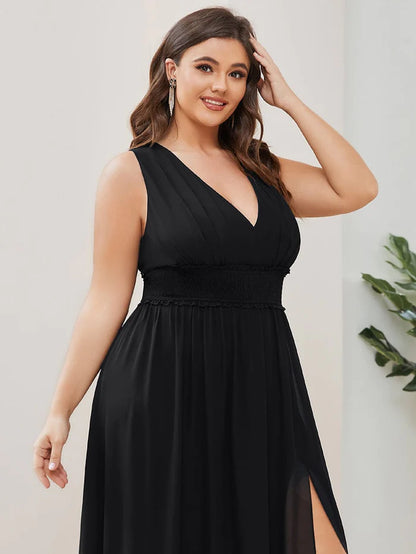 Wholesa Plus Size V-Neck Sleeveless Pleated Chiffon Bridesmaid Dress with Slit