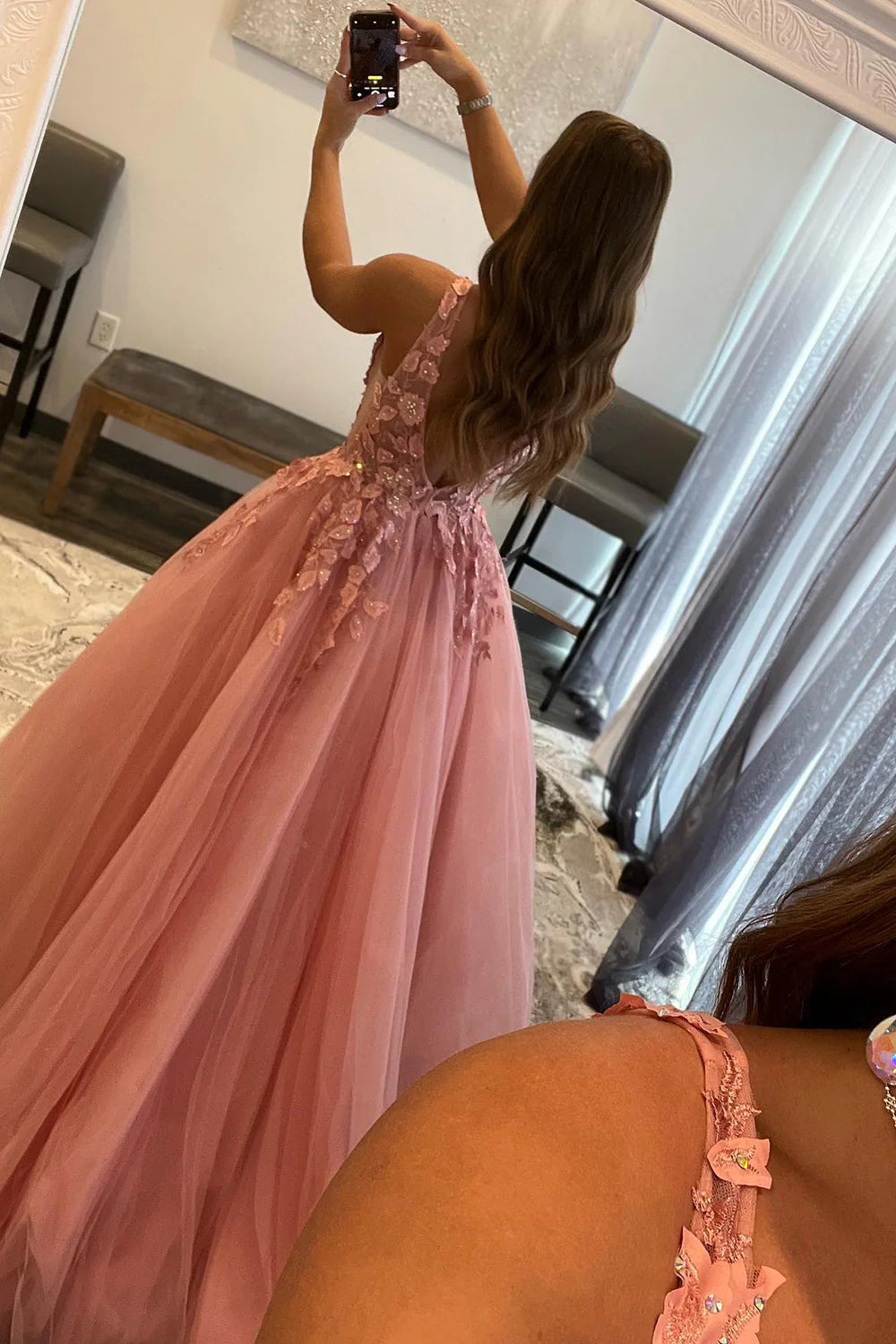 Wholesale A Line V Neck Tulle Lace Appliques Long Blush Open Back Prom Dresses Elegant