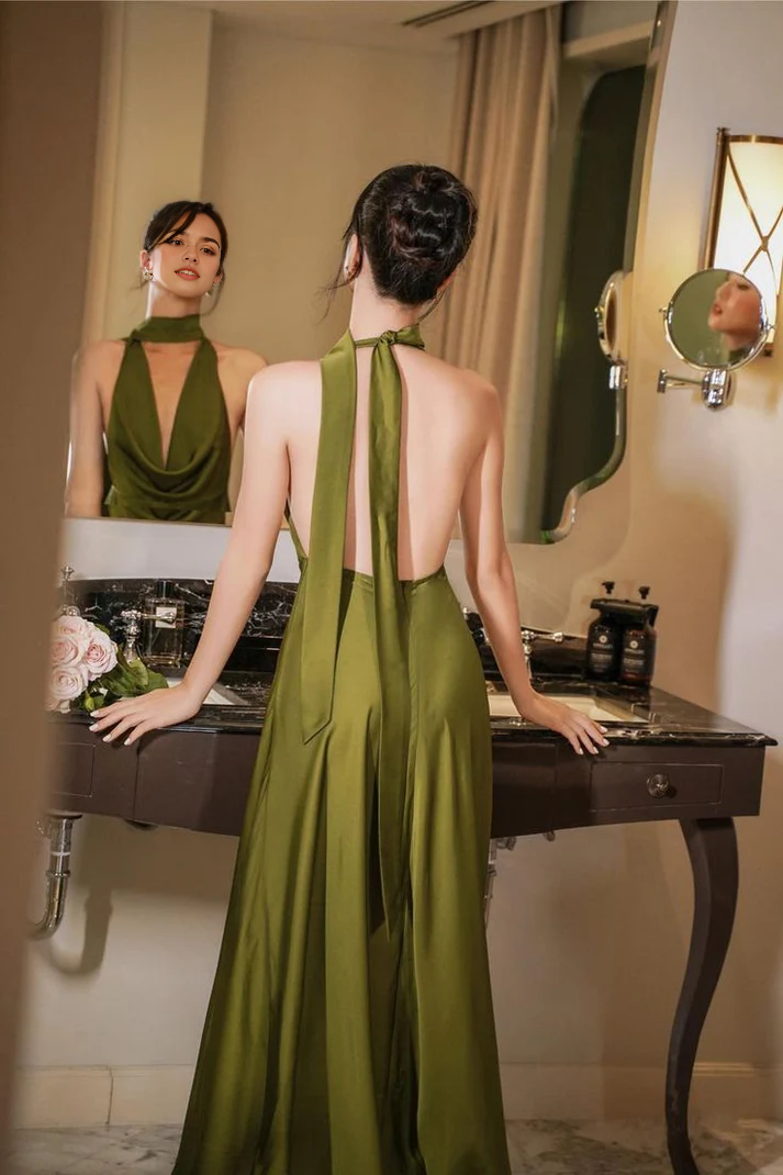 Aimishang Elegant A Line Halter Open Back Long Prom Dresses Sleeveless Charming Evening Party Dress for Women
