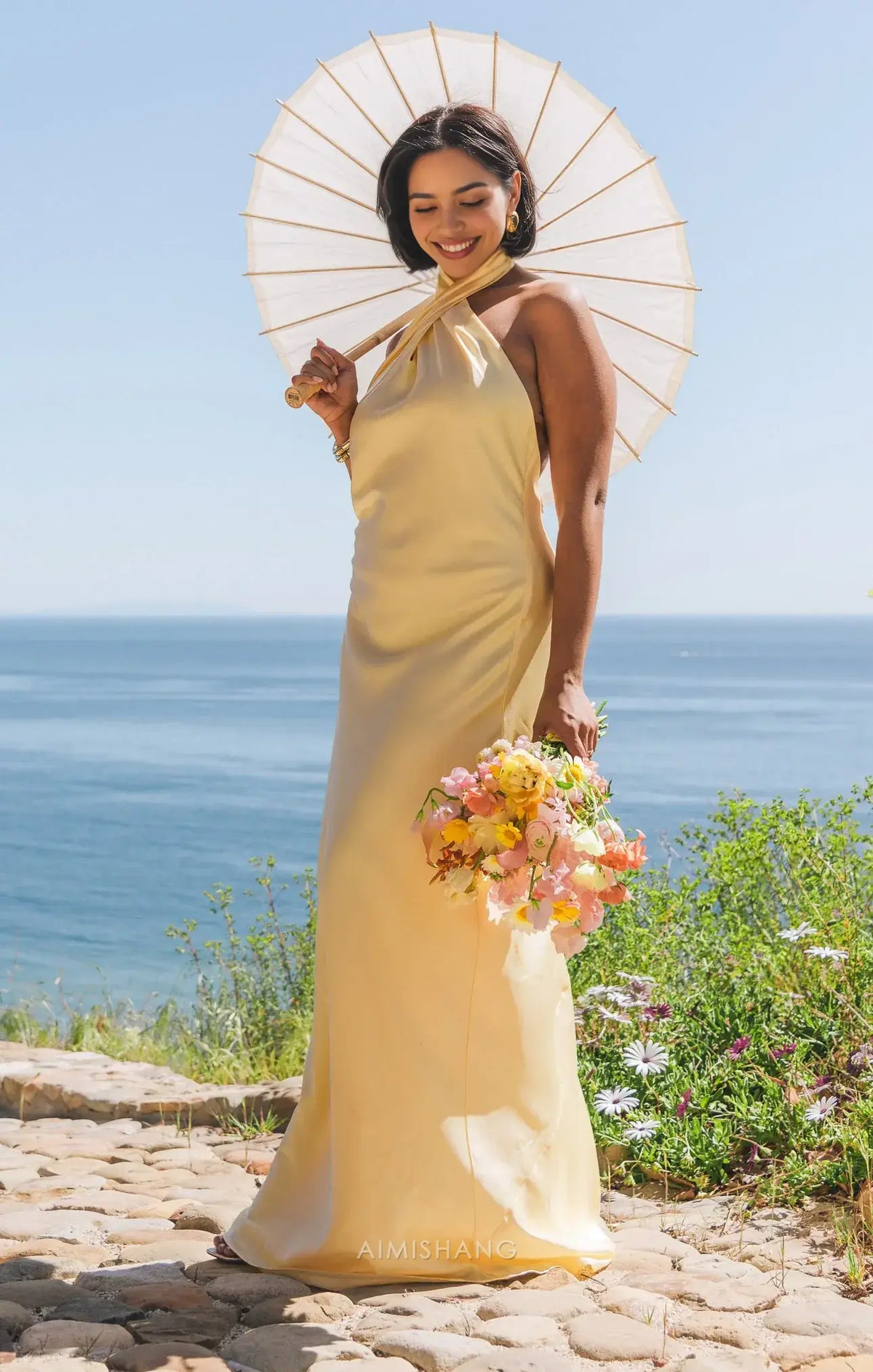 Aimishang Elegant Halter Sleeveless Maxi Dress Yellow Satin Open Back Long Prom Prom Dresses Simple Graduation Dress Charming Party Evening Gowns