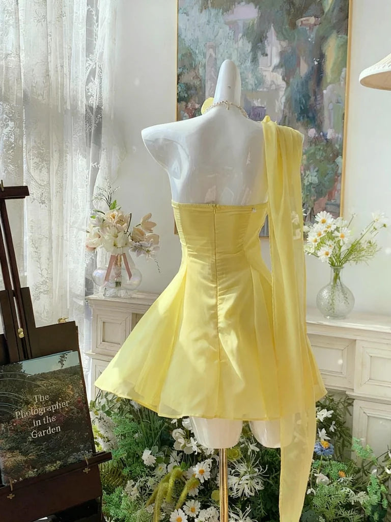 Aimishang Elegant A Line One Shoulder Sleeveless Zipper Back Short Yellow Homecoming Dress For Girls No With Neck accessories