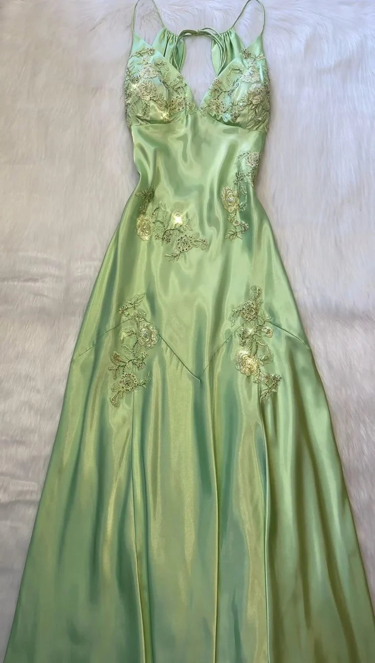 Aimishang Elegant A Line V-neck Evening Gowns Green Satin Long Prom Dresses Chic Formal Party Dress with Appliques