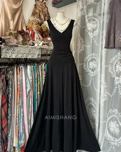 Aimishang Elegant A Line V Neck Sleeveless Long Formal Prom Dress Black Evening Party Gowns Simple Wedding Guest Party Dress for Women