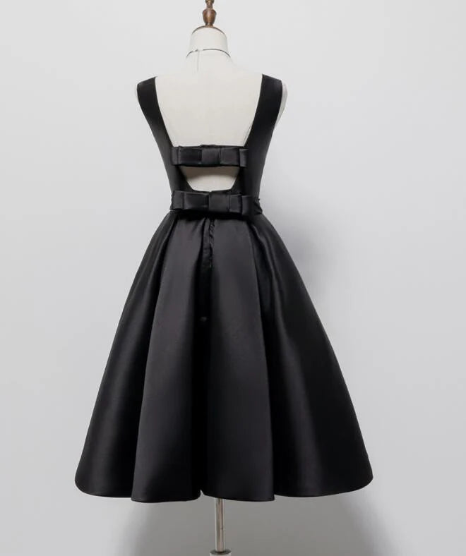 Aimishang Elegant Black Bateau Neck A Line Sleeveless Short Party Pom Dress Cute Homecoming Dress With Bow