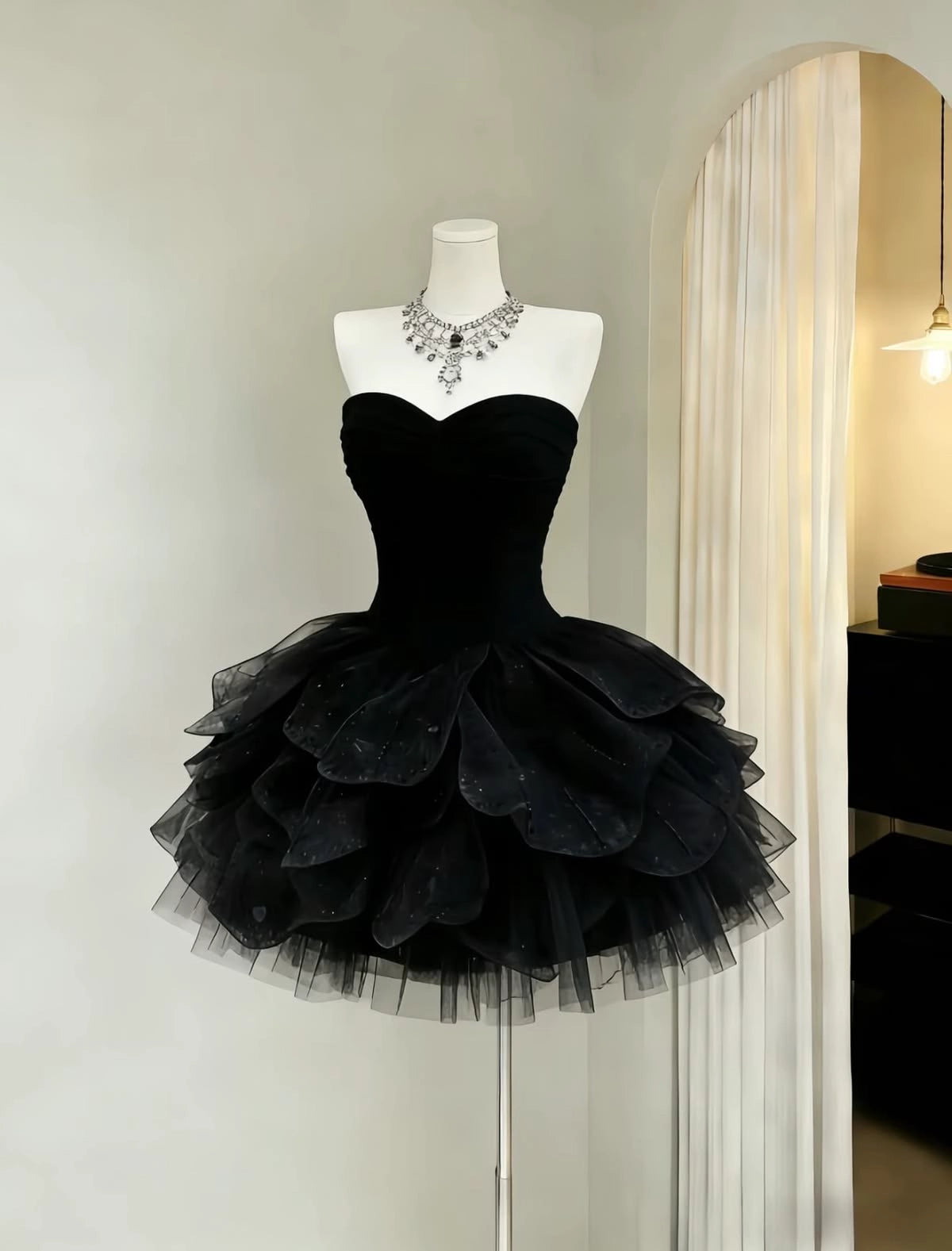 Aimishang Elegant Black Sweetheart A Line Strapless Short Formal Prom Dress Classy Birthday Homecoming Dress