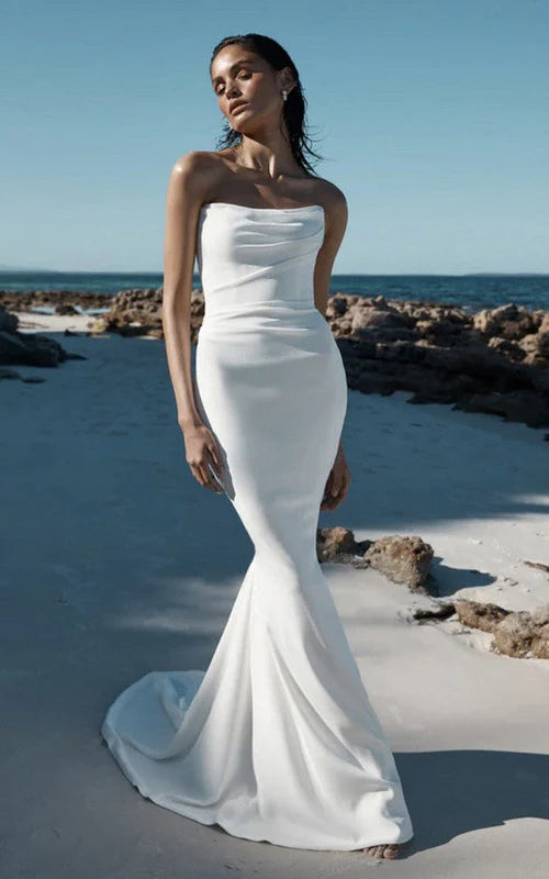Aimishang Elegant Mermaid Strapless Sleeveless Wedding Dress With Sweep Train Simple Bridal Gown