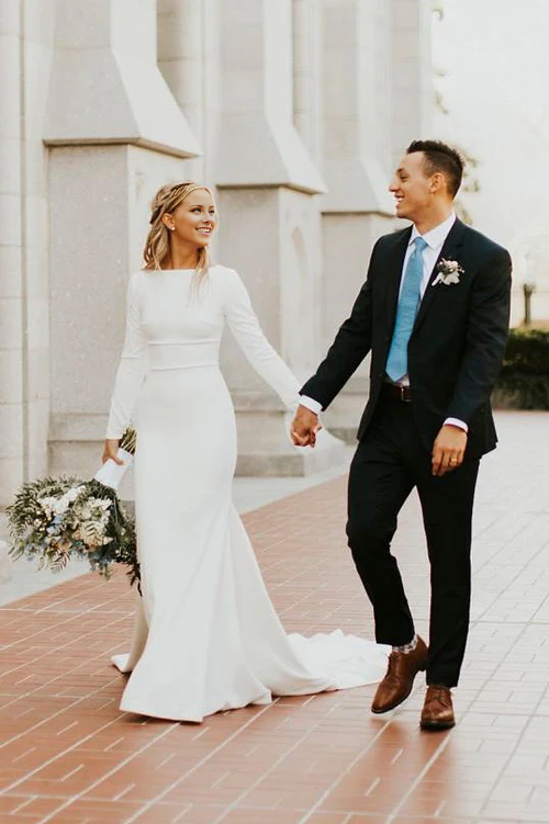 Aimishang Elegant Modest Long Sleeves Wedding Dress With Sweep Train Simple Bridal Gown