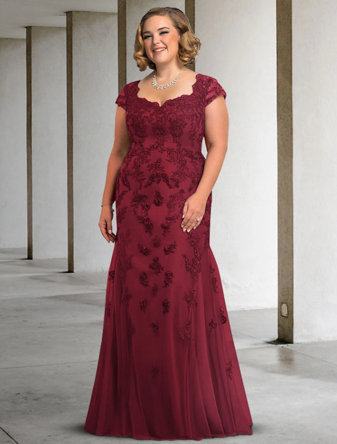Aimishang Elegant Plus Size Mother of the Bride Dress Luxurious Lace Tulle Floor Length Wedding Guest Dress with Appliques