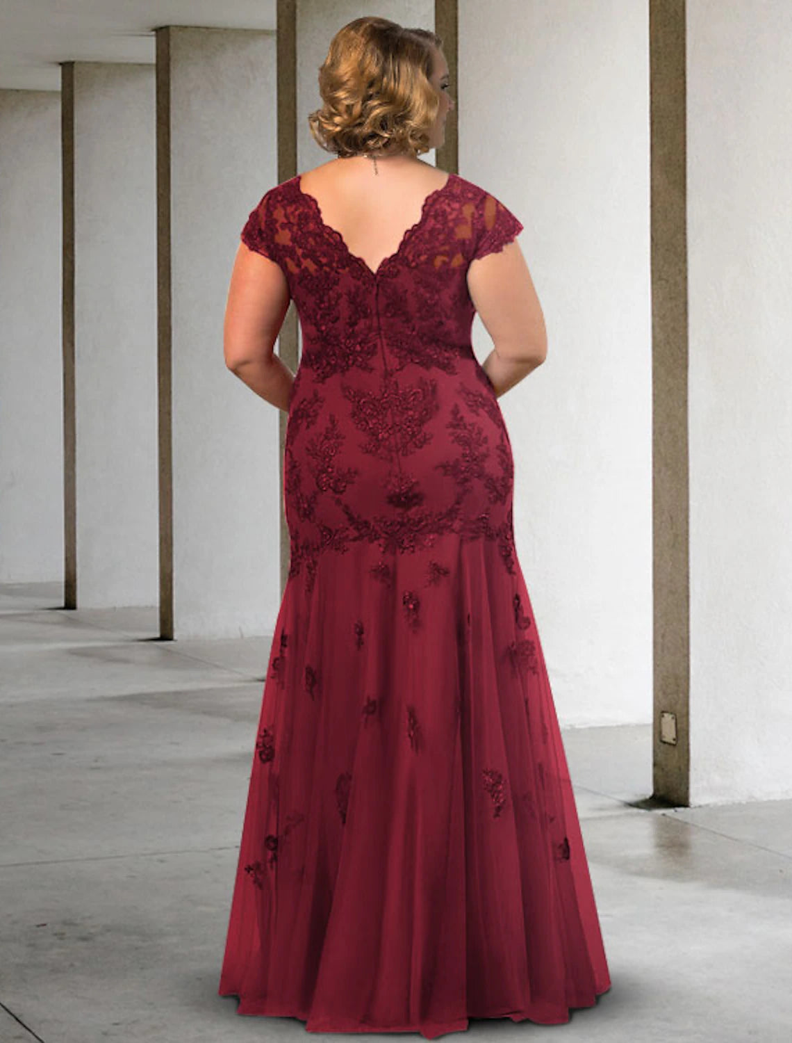 Aimishang Elegant Plus Size Mother of the Bride Dress Luxurious Lace Tulle Floor Length Wedding Guest Dress with Appliques