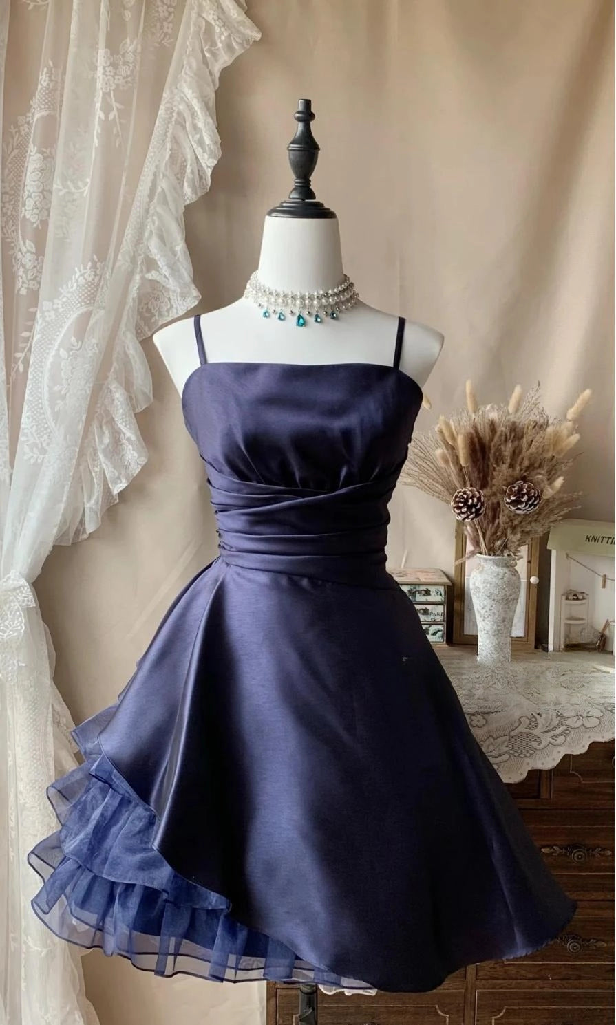 Aimishang Elegant Spaghetti Straps A Line Sleeveless Lace-Up Back Short Homecoming Dress Classy Graduation Party Dress