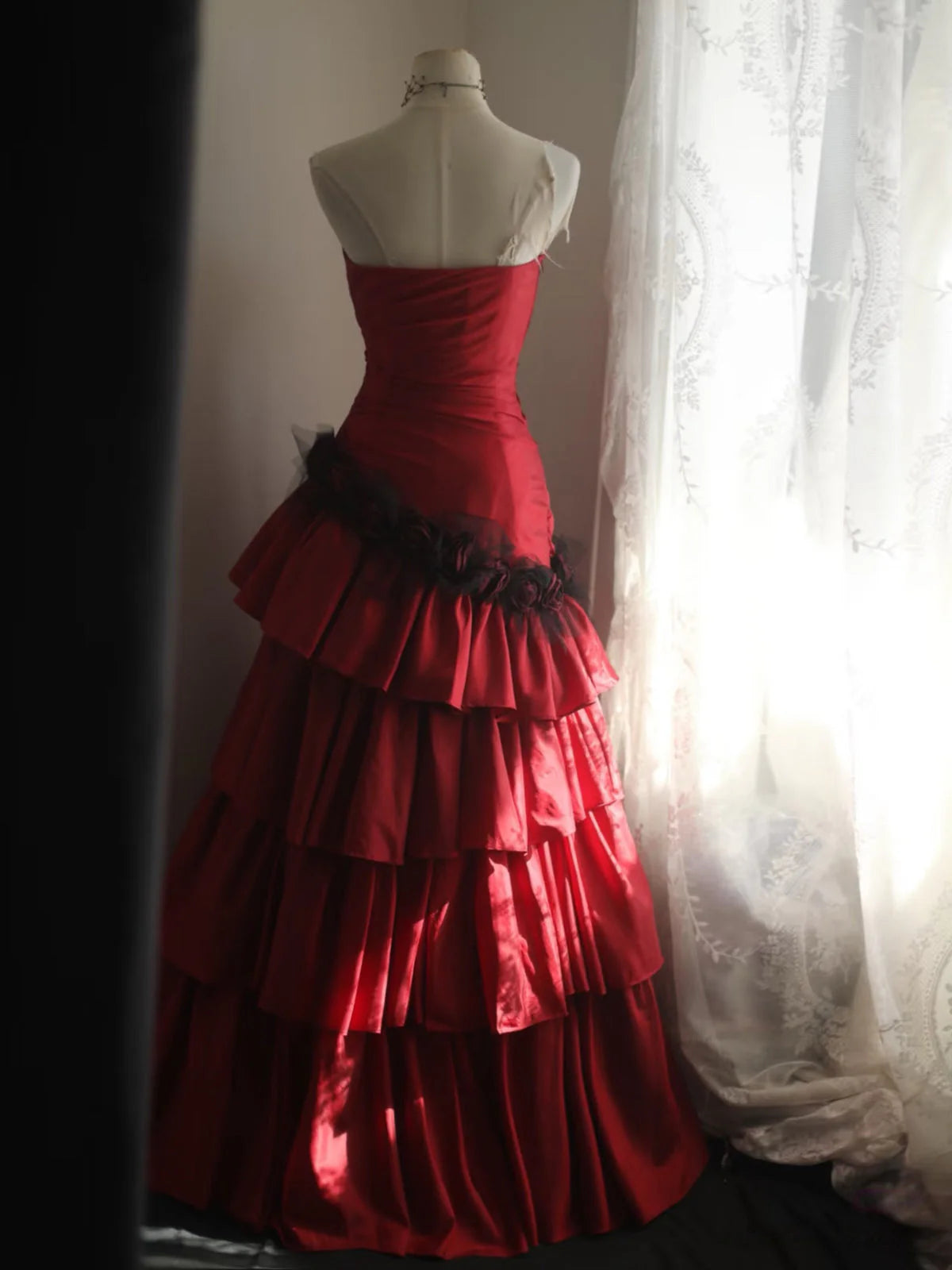 Aimishang Elegant Sweetheart Neck A Line Strapless Ruffles Long Evening Gown Classy Formal Prom Dress