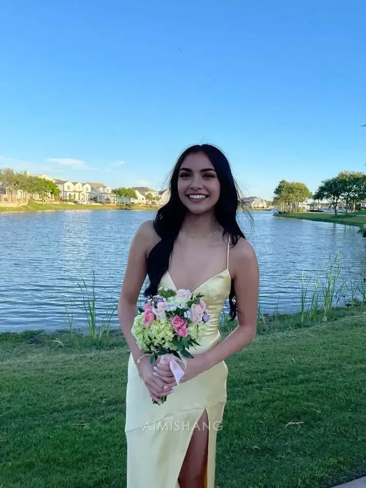 Aimishang Elegant V-neck Sleeveless Yellow Satin Long Formal Prom Dress With Slit Simple Party Evening Gowns Fashion Graduation Dress