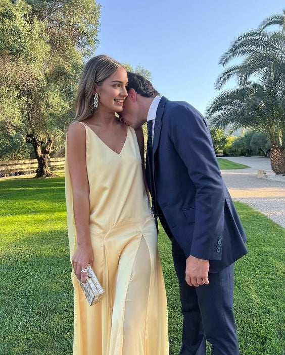 Aimishang Elegant Yellow V-neck A-line Sleeveless Satin Party Evening Gown Chic Wedding Guest Dress for Women