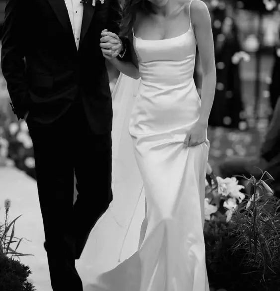 Aimishang Fashion Sheath Spaghetti Straps Sleeveless Long Formal Prom Dress Elegant Bridal Gown Simple Wedding Dress