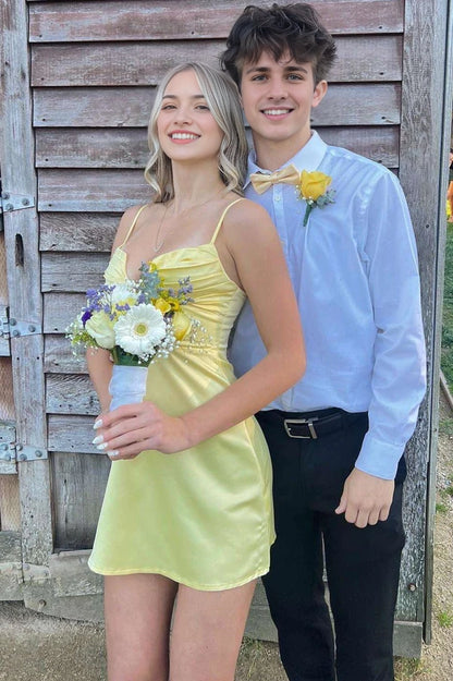 Aimishang Fashion Spaghetti Straps Ruched Sleeveless Yellow Satin Short Homecoming Dress