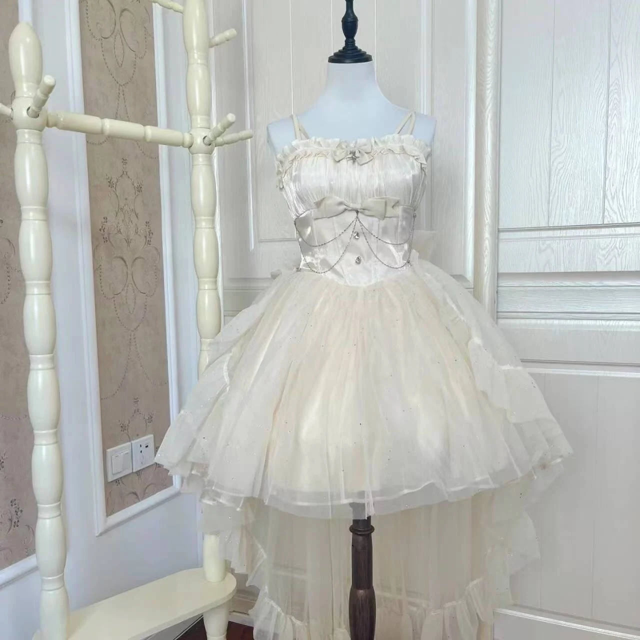 Aimishang Gorgeous A-Line Sweetheart Sleeveless Ruffled Lolita High-Low Tulle Homecoming Dress