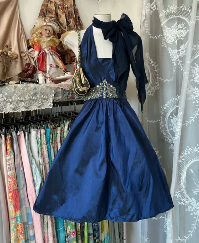 Aimishang Vintage A Line Sleeveless Beads Prom Dress Chic Homecoming Dress Elegant Party Dress
