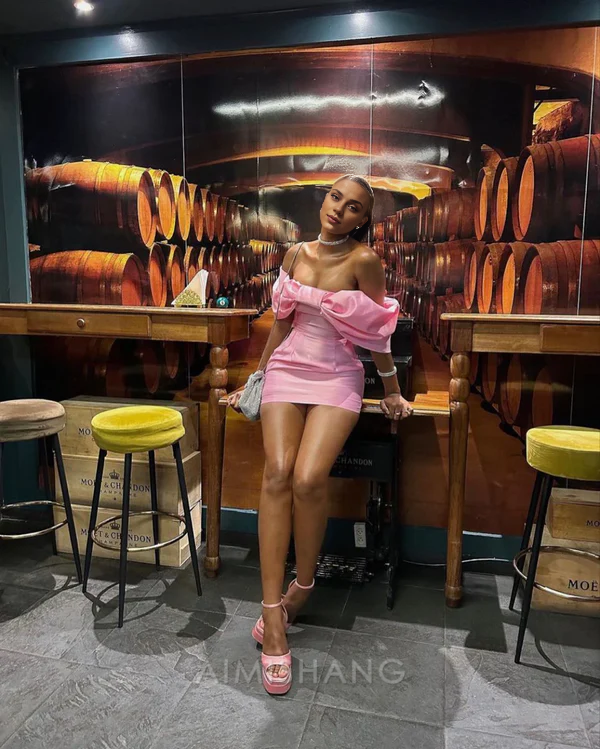 Aimishang Cute Off The Shoulder Homecoming Dress Short Party Dress Charming Graduation Dress