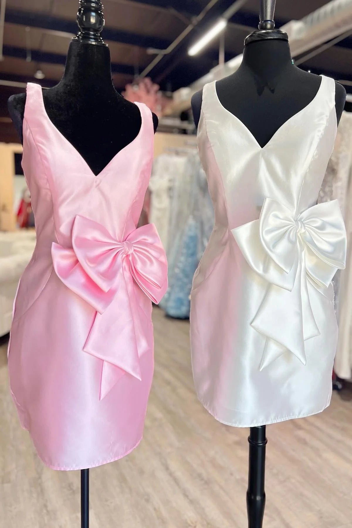 Aimishang Charming V Neck Sleeveless Homecoming Dress with Bow Sweet Graduation Dress Cute Birthday Party Dress