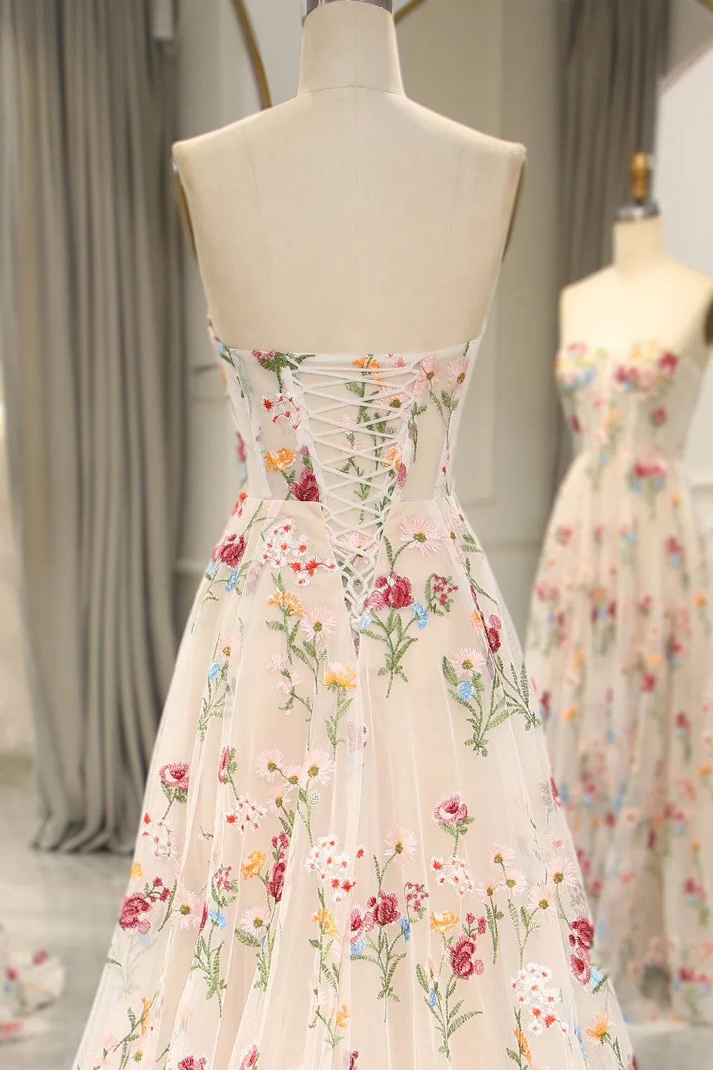 Wholesale A-Line Prom Dress Flower Tulle Sweetheart with Embroidery