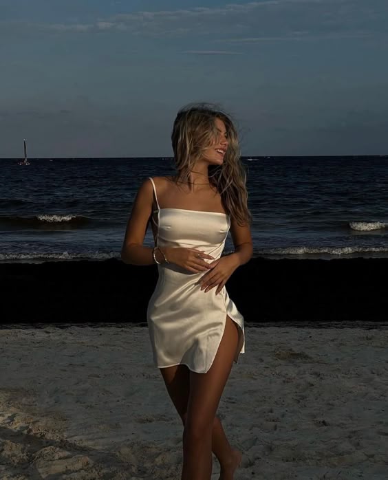 Aimishang Sexy Satin Homecoming Dress Simple Graduation Dress Short Charming Birthday Party Dress