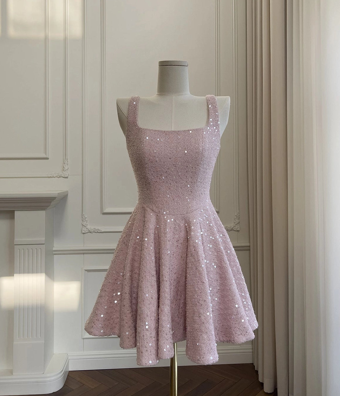 Aimishang Lovely A Line Square Neck Straps Sequin Sleeveless Short Graduation Party Dress Cute Homecoming Dress With Bow
