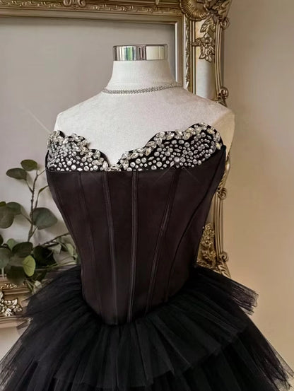 Aimishang Pretty A Line Strapless Black Sleeveless Layered Short Birthday Party Dress Cute Homecoming Dress with Beading