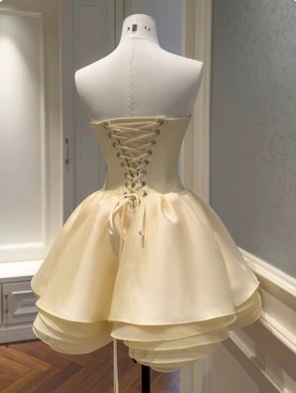 Aimishang Pretty Yellow A Line Strapless Sleeveless Layered Short Graduation Party Dress Chic Homecoming Dress With Beading