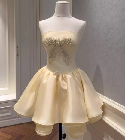 Aimishang Pretty Yellow A Line Strapless Sleeveless Layered Short Graduation Party Dress Chic Homecoming Dress With Beading