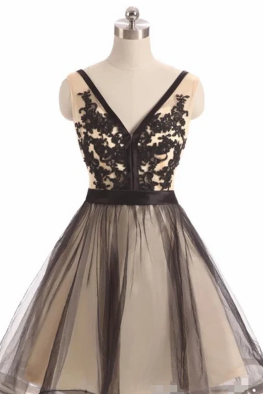 Aimishang A Line Homecoming Dresses See Through Black Lace Short Dresses V Neck