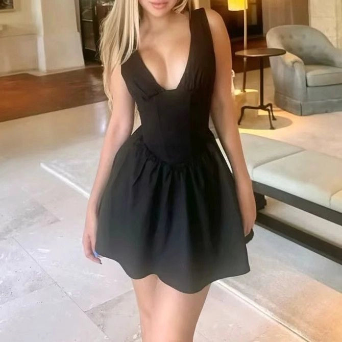 Aimishang Sexy Black V Neck A Line Sleeveless Summer Short Homecoming Dress Chic Graduation Party Dress