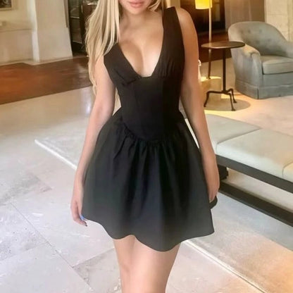 Aimishang Sexy Black V Neck A Line Sleeveless Summer Short Homecoming Dress Chic Graduation Party Dress