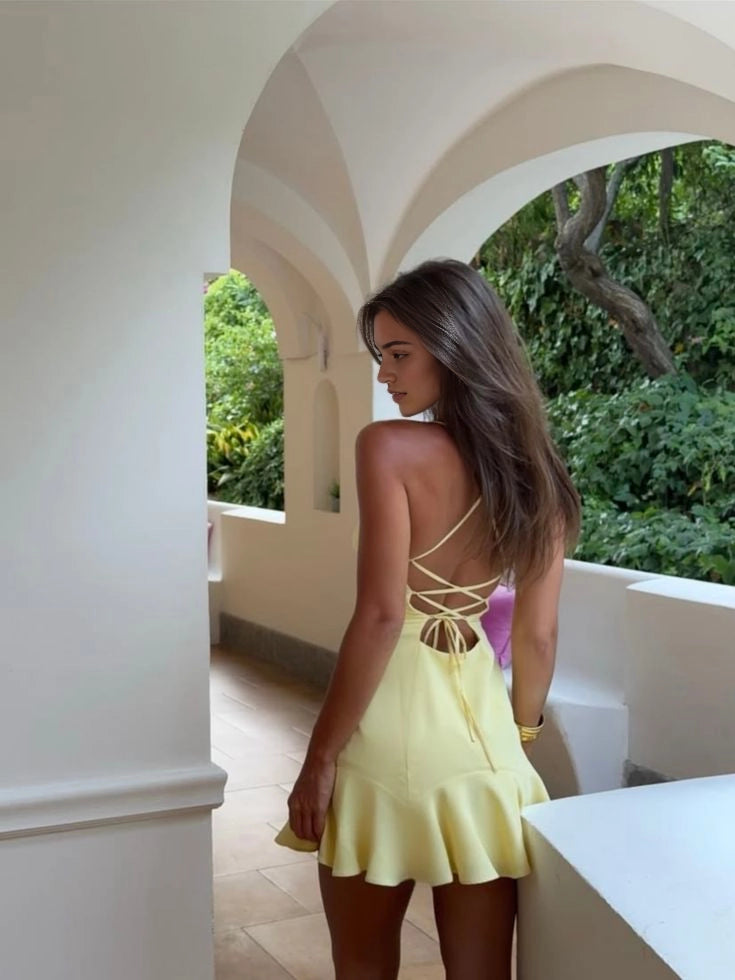 Aimishang Sexy Yellow Spaghetti Straps V-neck Sleeveless Short Homecoming Dress Summer Simple Mini Party Vacation Dress
