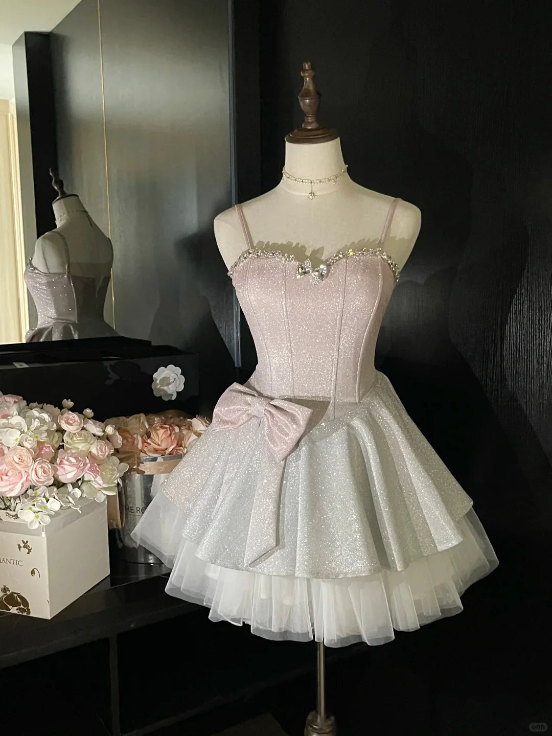 Aimishang Shiny A Line Sweetheart Spaghetti Straps Sleeveless Short Birthday Party Dress Pretty Homecoming Dress With Bow