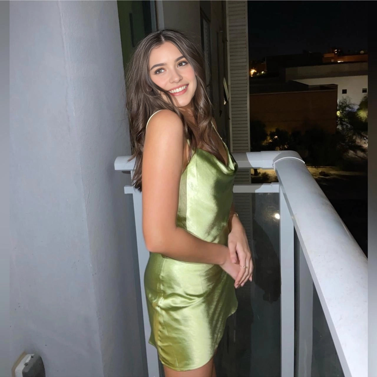 Aimishang Simple Spaghetti Straps Green Satin Sleeveless Short Summer Party Homecoming Dress