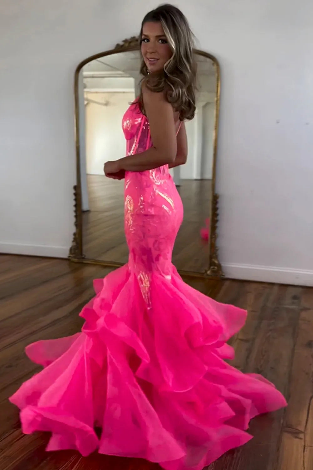 Wholesale Mermaid Prom Dress Stunning Spaghetti Straps Long Glitter With Ruffles