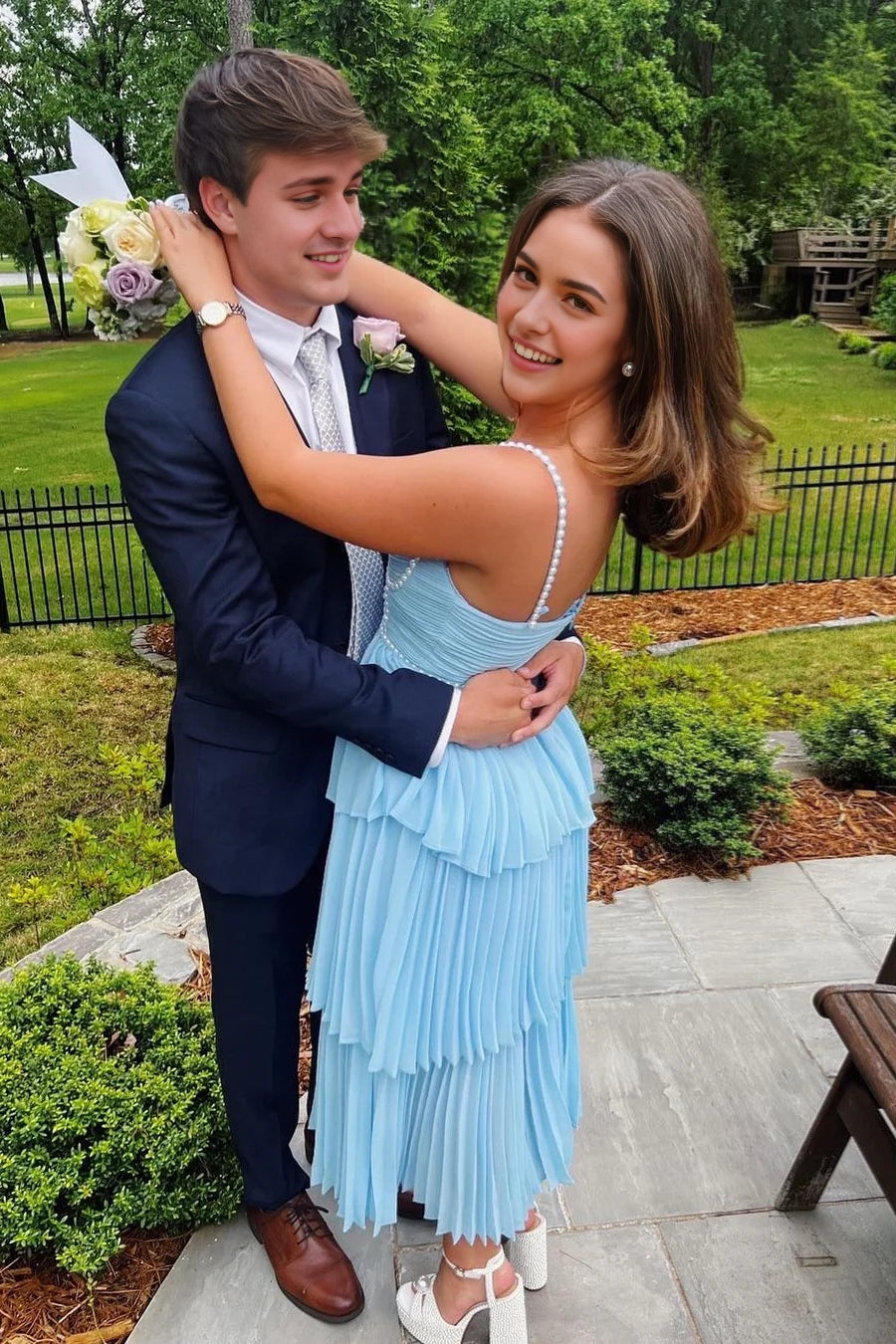 Aimishang Sweet Blue A Line Sleeveless Tiered Pleat Graduation Dress Elegant Long Formal Prom Dress with Pearls