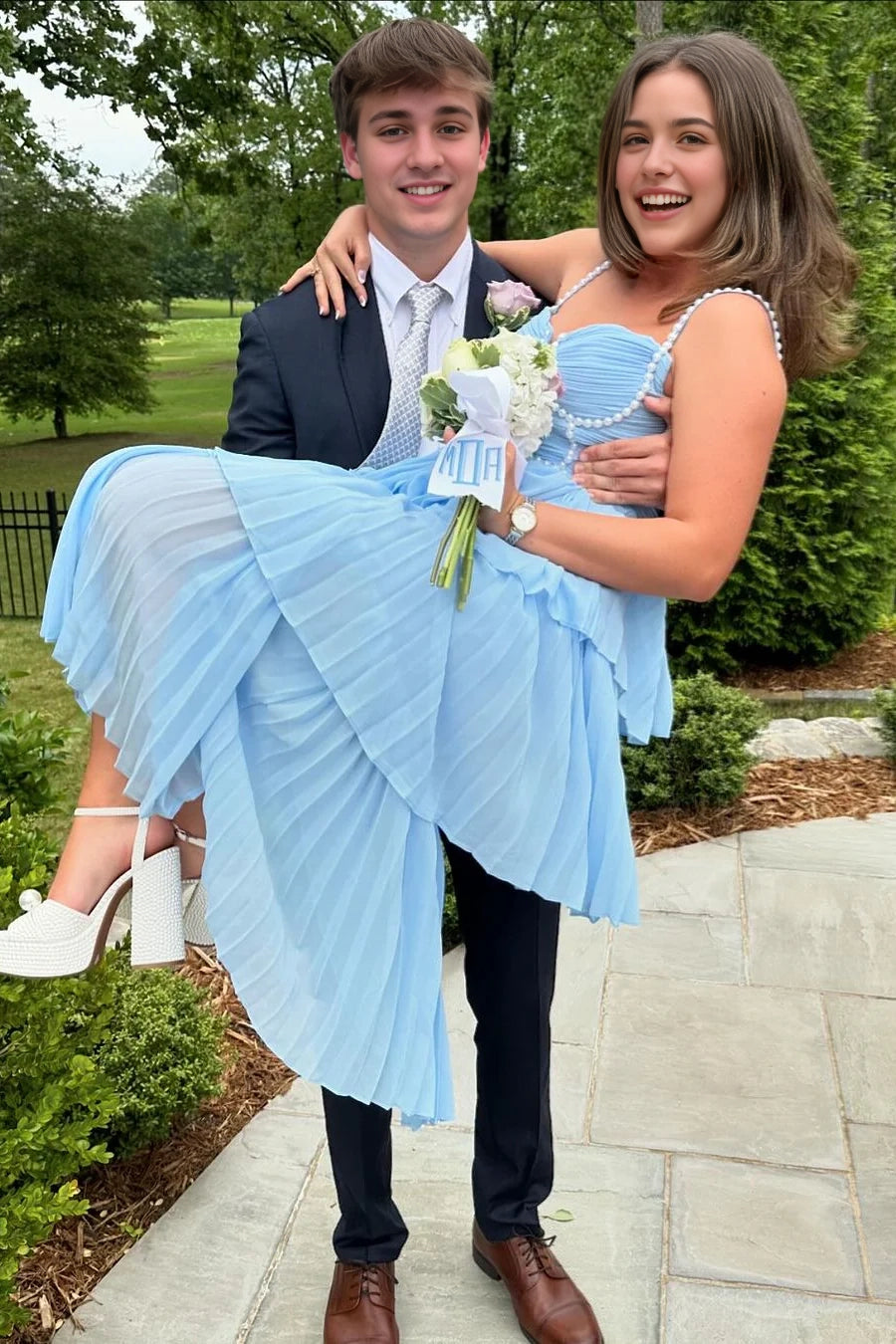Aimishang Sweet Blue A Line Sleeveless Tiered Pleat Graduation Dress Elegant Long Formal Prom Dress with Pearls