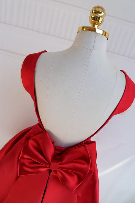 Red Satin Backless Short Party Dress Homecoming Dress Sleeveless Open Back With Bow Wholesale