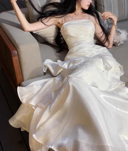 Aimishang Vintage A Line Spaghetti Straps Ruffles Long Prom Dress Charming Formal Dress Elegant Evening Party Dress