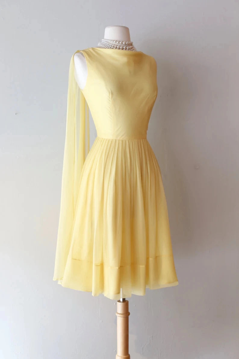 Aimishang Vintage A Line Yellow Cocktail Dress Sleeveless Summer Homecoming Dress