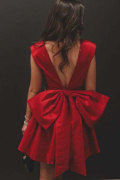 Aimishang Deep V-neck Short Prom Dress Lovely Homecoming Dress With Bow Charming Birthday Party Dress
